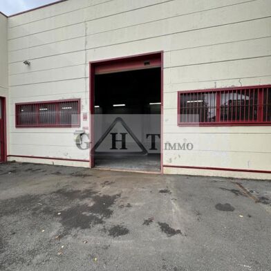 Local industriel  1170000 €