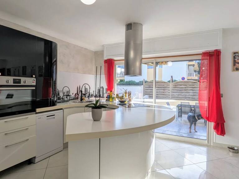 SAINT LAURENT DU VAR - Grand appartement familial 7 pièces avec jardin et terrasse — photo 1