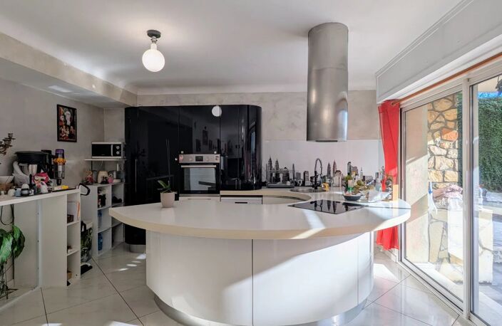SAINT LAURENT DU VAR - Grand appartement familial 7 pièces avec jardin et terrasse — photo 5