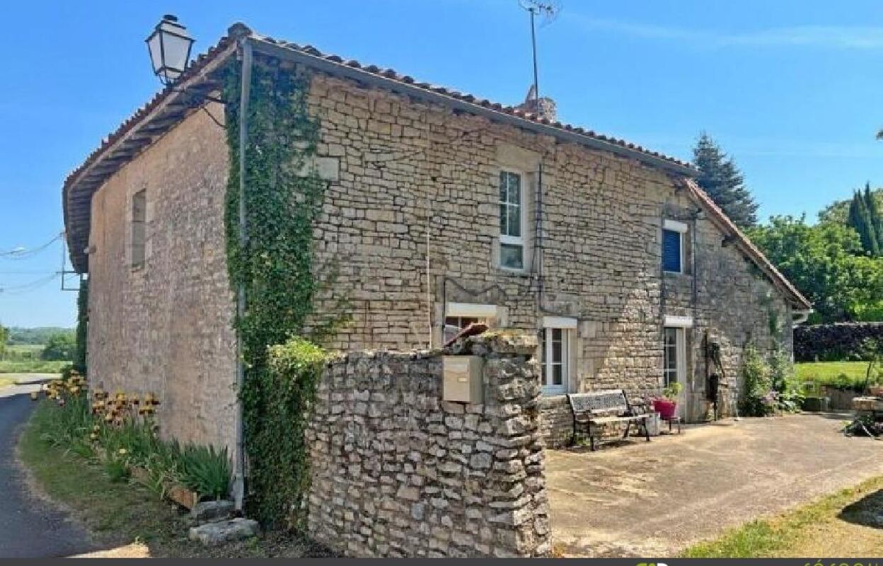 maison 7 pièces 180 m2 à vendre à Nanteuil-en-Vallée (16700)