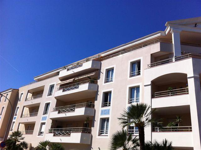 Parking  à louer Hyères 83400