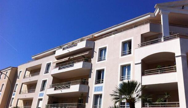 Parking  à louer Hyères 83400