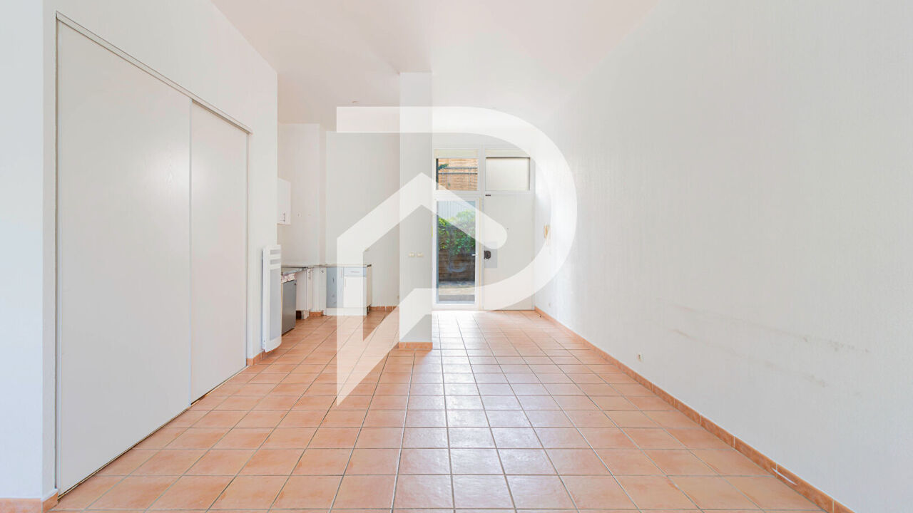 appartement 2 pièces 73 m2 à vendre à Marseille 2 (13002)