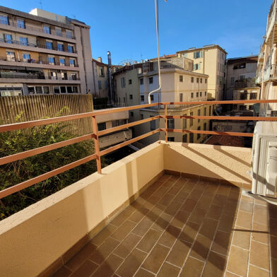 Appartement 1 pièces 700 €