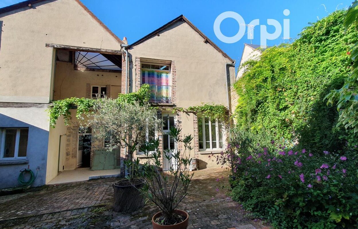 maison 7 pièces 304 m2 à vendre à Château-Renard (45220)