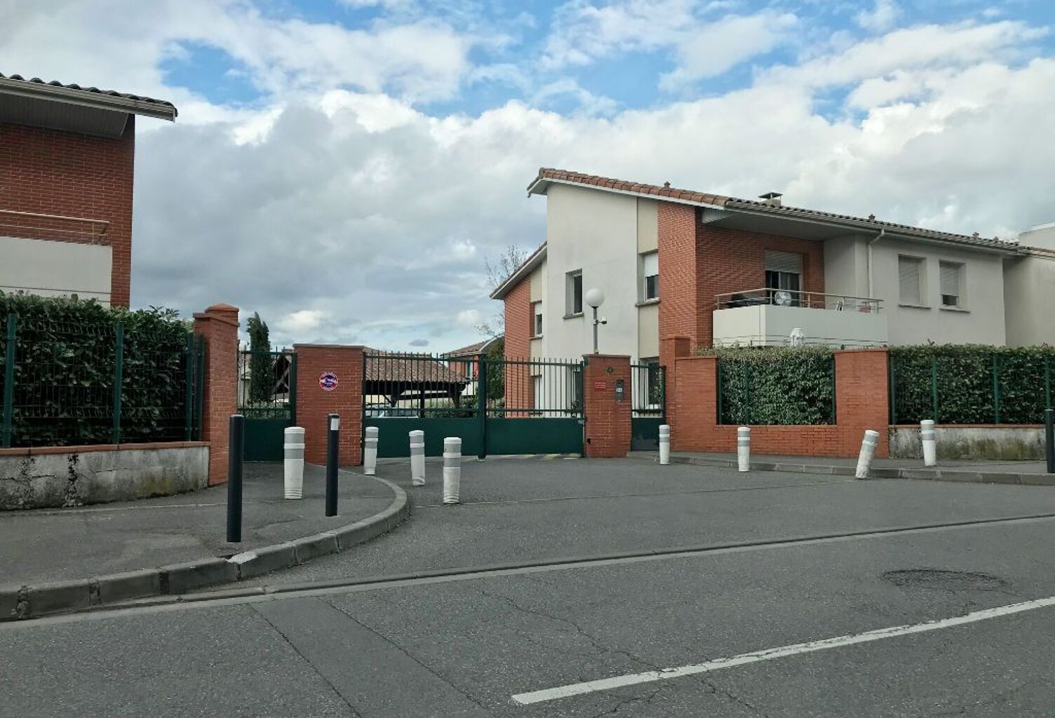 Toulouse - Trois Cocus Place de Parking — photo 1