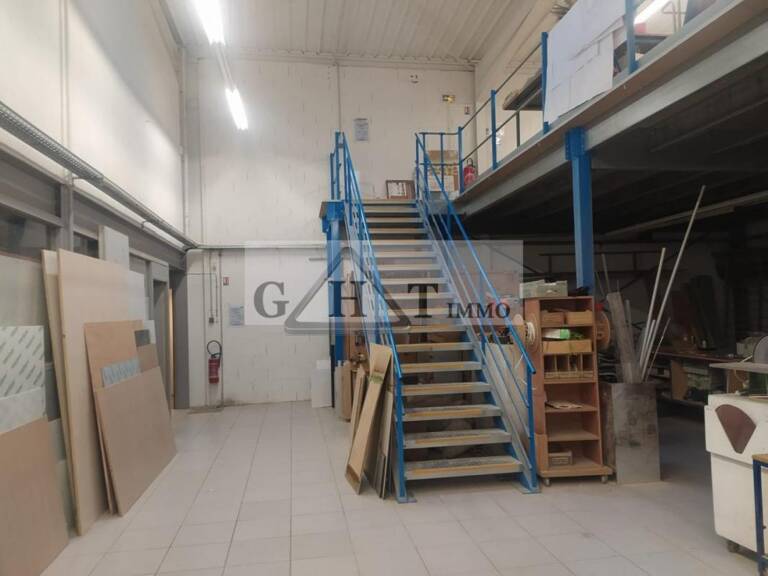 610 m² ENTREPOT BUREAUX A VENDRE A SAINT THIBAULT — photo 1