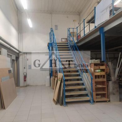 Local industriel  690000 €