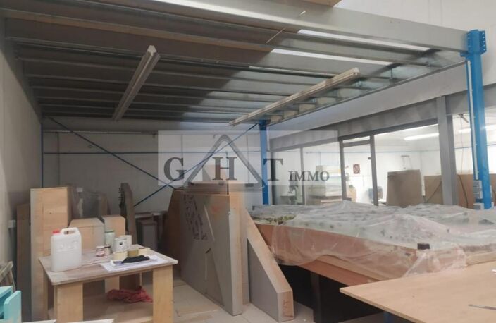 610 m² ENTREPOT BUREAUX A VENDRE A SAINT THIBAULT — photo 2