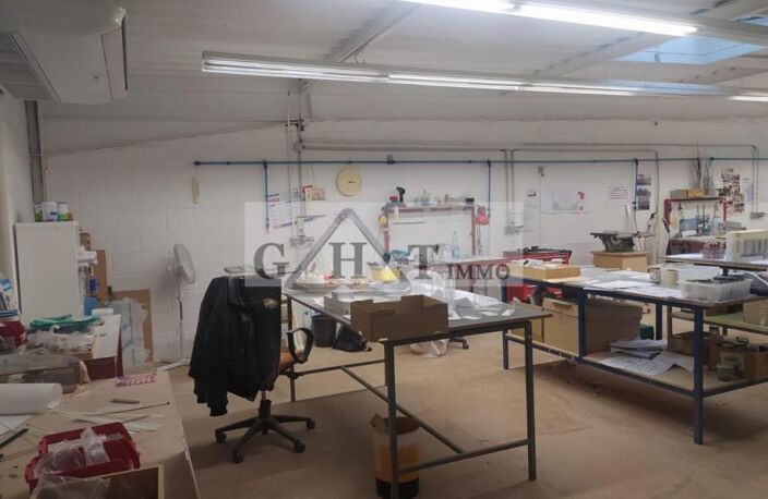 610 m² ENTREPOT BUREAUX A VENDRE A SAINT THIBAULT — photo 5