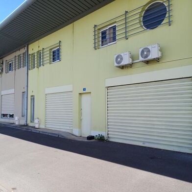 Local industriel 352 m²