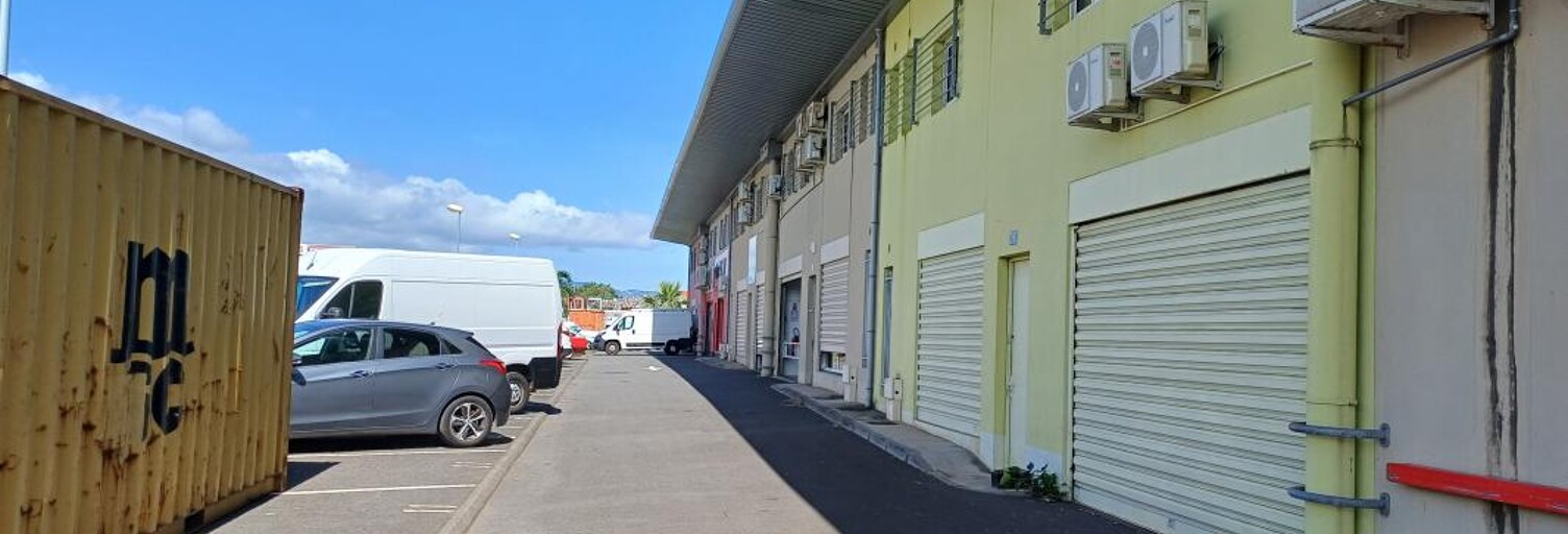Local industriel  352 m² à louer à Sainte-Marie (97438)