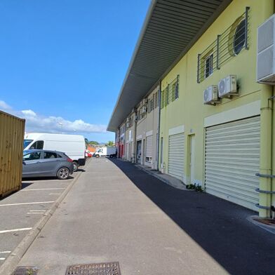 Local industriel  4800 €