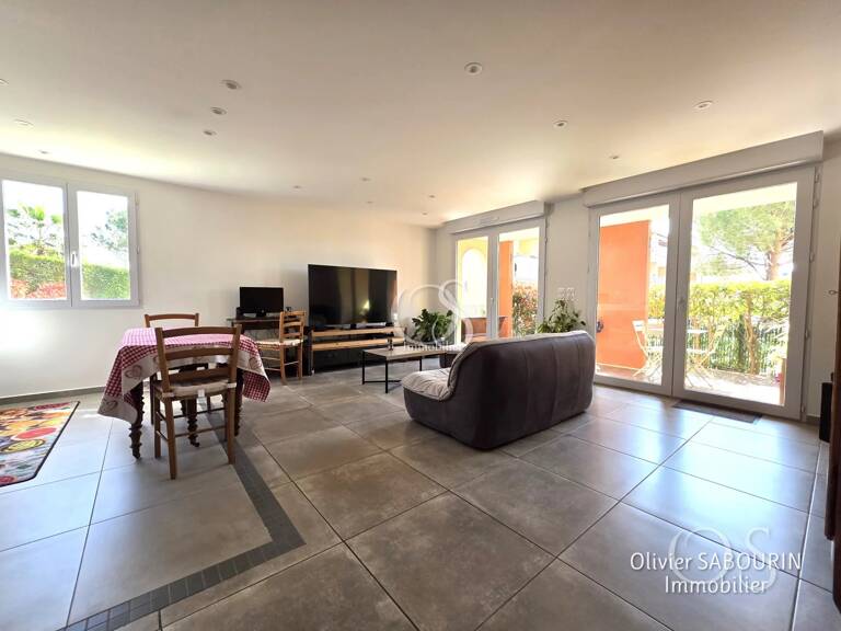 T3 REZ DE JARDIN DANS RESIDENCE AVEC PISCINE — photo 1