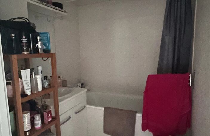 A LOUER - Appartement 2 pièces à LEVES — photo 2