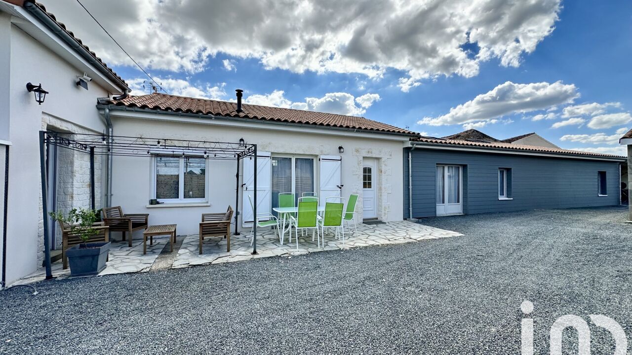 maison 6 pièces 121 m2 à vendre à Saint-Léger-de-Montbrun (79100)