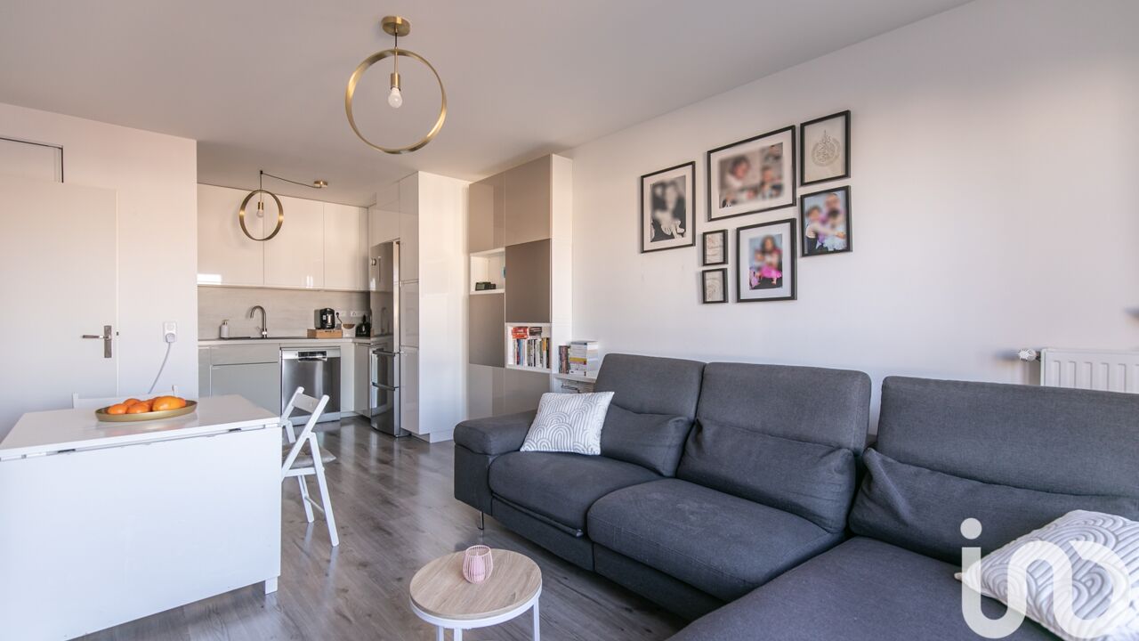 appartement 3 pièces 61 m2 à vendre à Romainville (93230)