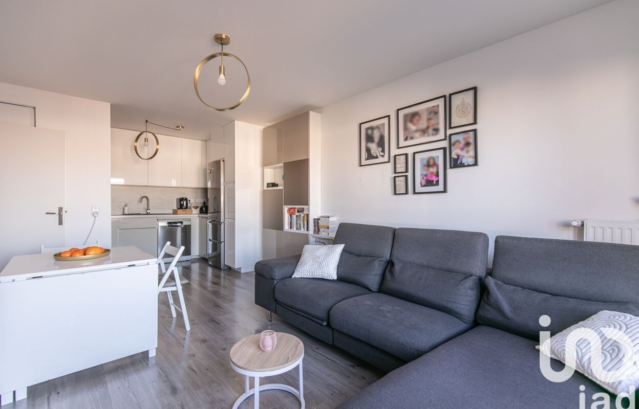 appartement 3 pièces 61 m2 à vendre à Romainville (93230)