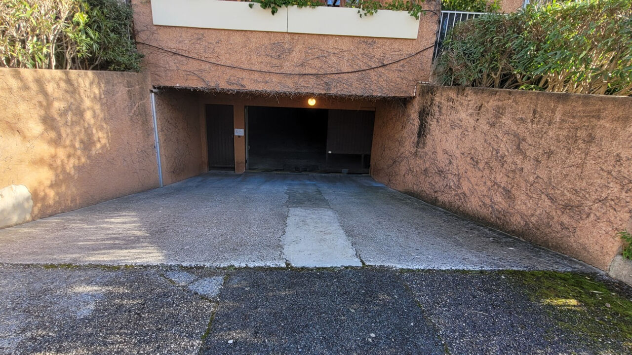 garage  pièces 18 m2 à vendre à La Valette-du-Var (83160)