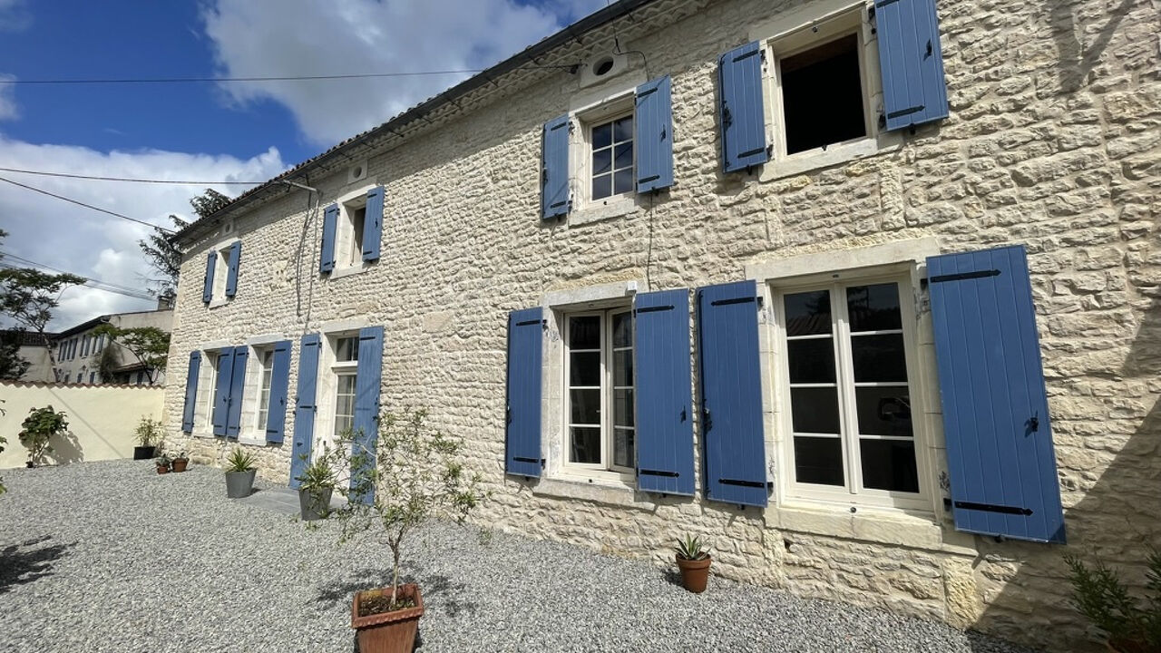 maison 7 pièces 221 m2 à vendre à Loiré-sur-Nie (17470)