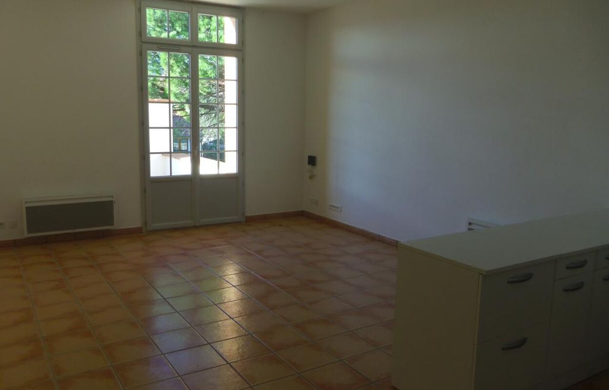 appartement 3 pièces 70 m2 à louer à Thuir (66300)