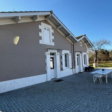 Maison 8 pièces 1950 €