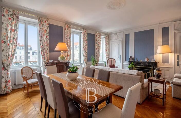 Lyon 2ème - Bourse - Appartement bourgeois - 135m² - 2 chambres - 1 bureau — photo 2