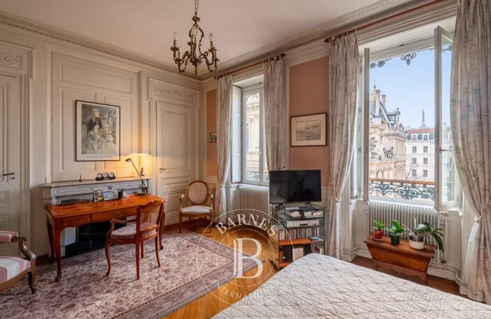 Lyon 2ème - Bourse - Appartement bourgeois - 135m² - 2 chambres - 1 bureau — photo 5