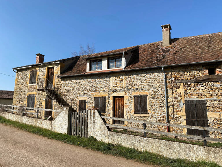 ANCIEN CORPS DE FERME EN PIERRE À RÉNOVER, BELLE SITUATION — photo 1