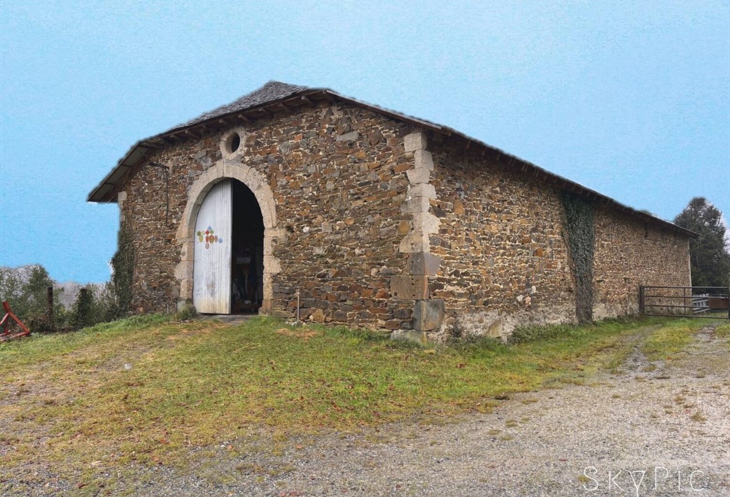 Grange — photo 1