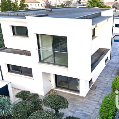 Maison 5 pièces 230 m²