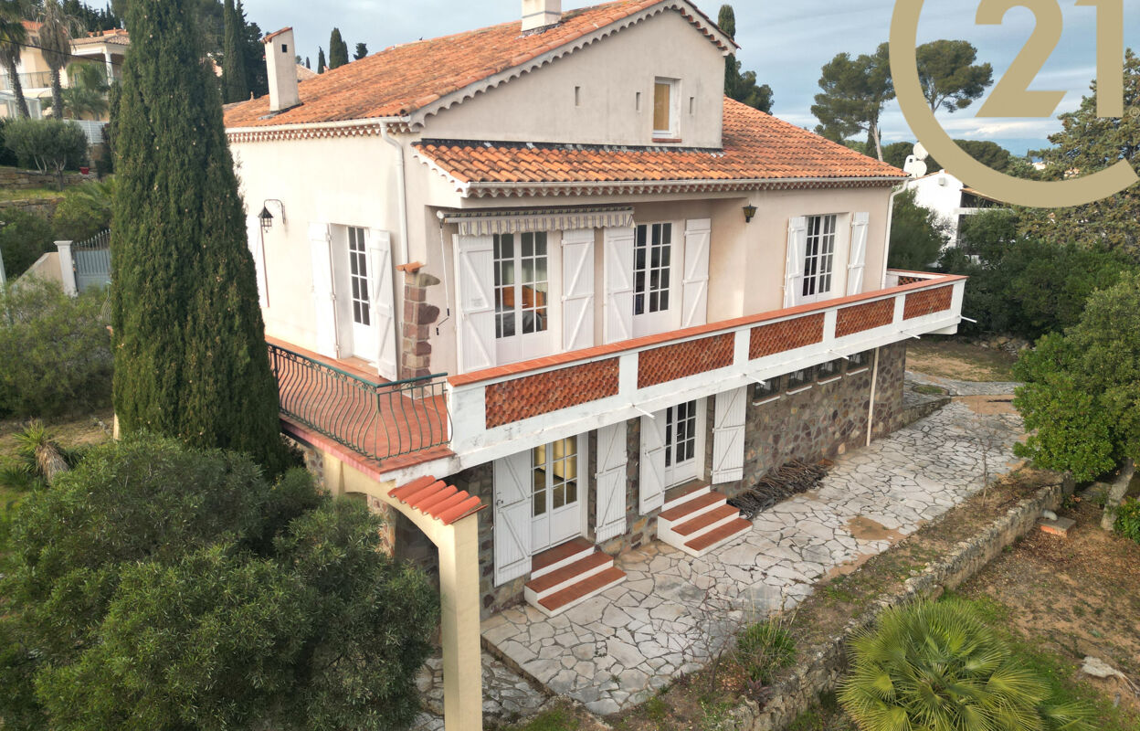 maison 7 pièces 155 m2 à vendre à Fréjus (83600)