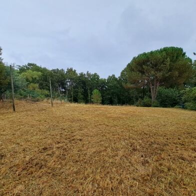 Terrain 2500 m²