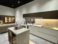 LOCAL COMMERCIAL 570 M² AVEC FORTE VISIBILITE A SERVON — photo 3