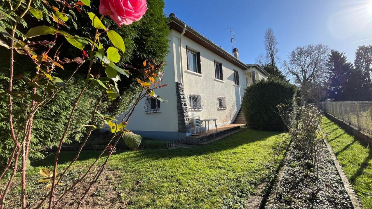 maison 5 pièces 111 m2 à vendre à Morlaàs (64160)