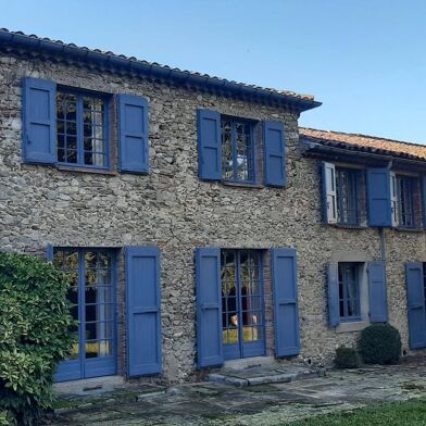 Maison 8 pièces 379 m²