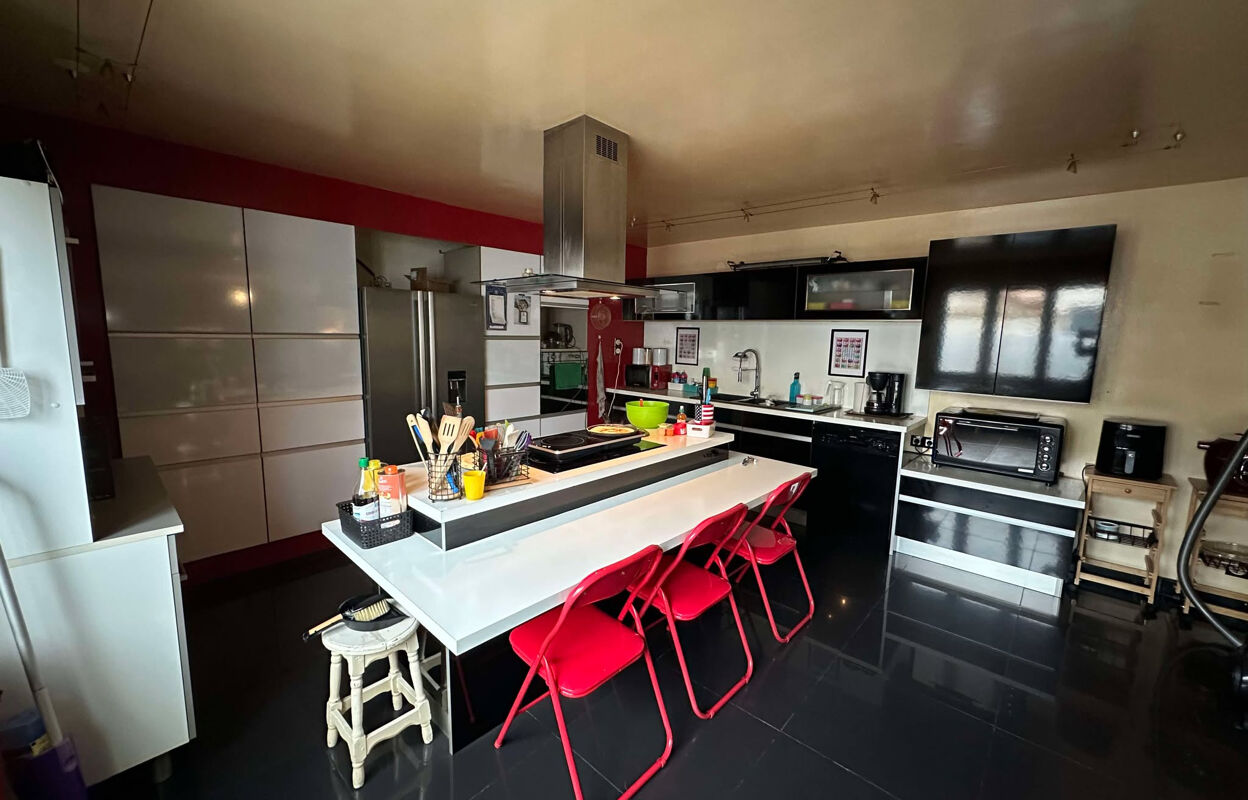 maison 5 pièces 163 m2 à vendre à Bressuire (79300)