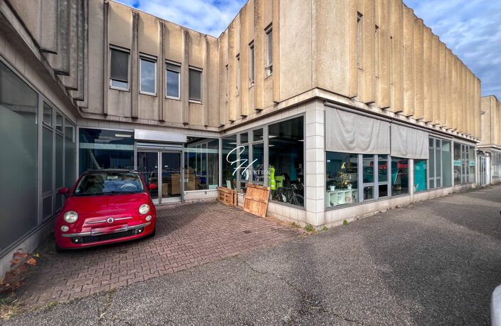 SAINT-MARTIN-LE-VINOUX - Local commercial — photo 3