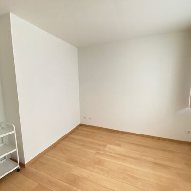 Bureau 1 pièces 365 €