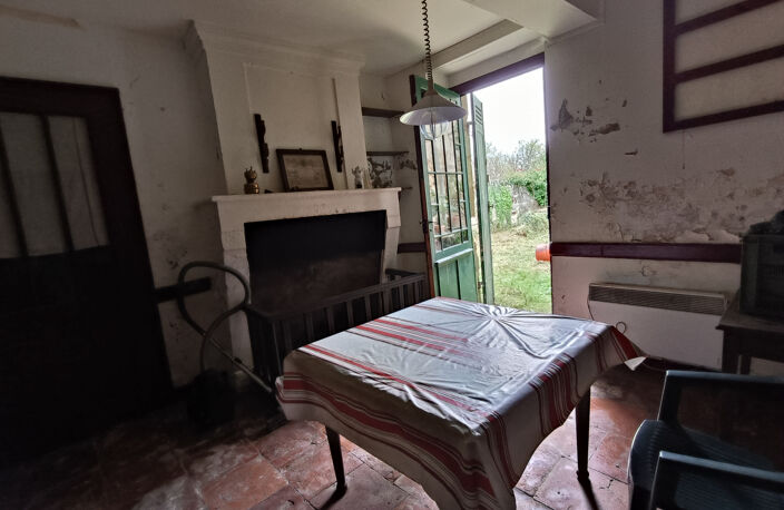 MAISON EN PIERRE DE TAILLE A RESTAURER — photo 4