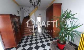 Maison 9 Pièces 295 m² à vendre à Charmes (02800)