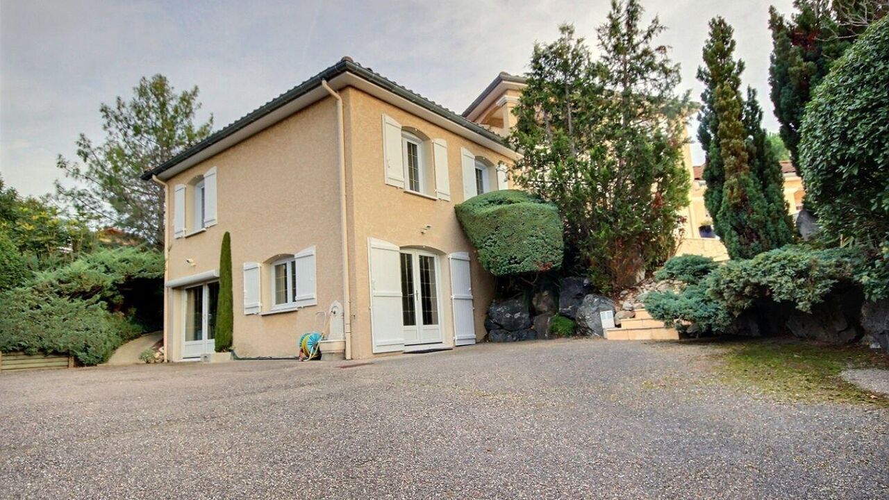 maison 7 pièces 220 m2 à vendre à Saint-Bonnet-les-Oules (42330)