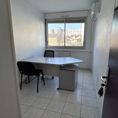 Bureau 1 pièces 410 €