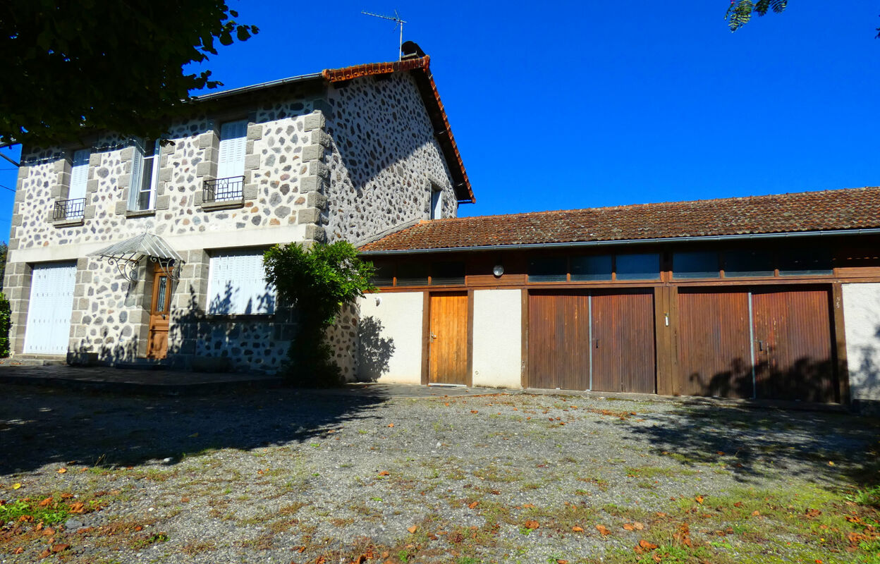 maison 5 pièces 130 m2 à vendre à Jussac (15250)