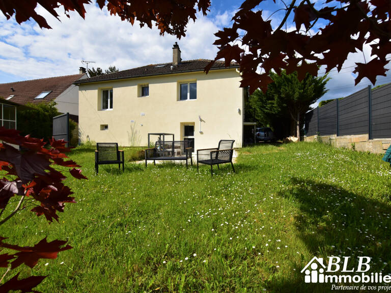 78690 LES ESSARTS LE ROI     Agréable maison 6 pièces avec d — photo 1