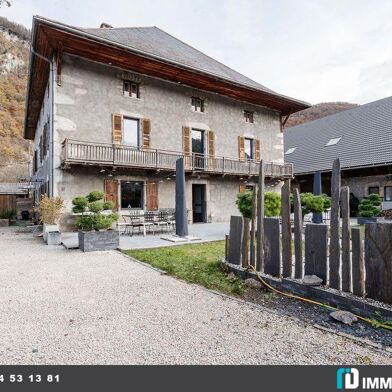 Maison 10 pièces 387 m²