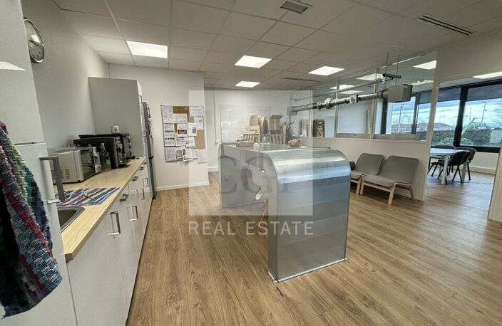BUREAUX à LOUER — photo 4