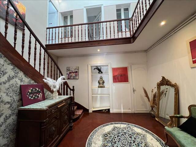 Maison de ville de 7 pièces principales — photo du bien