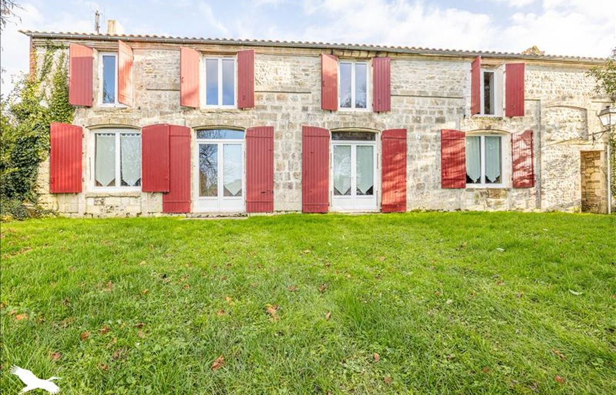 maison 7 pièces 175 m2 à vendre à Surgères (17700)