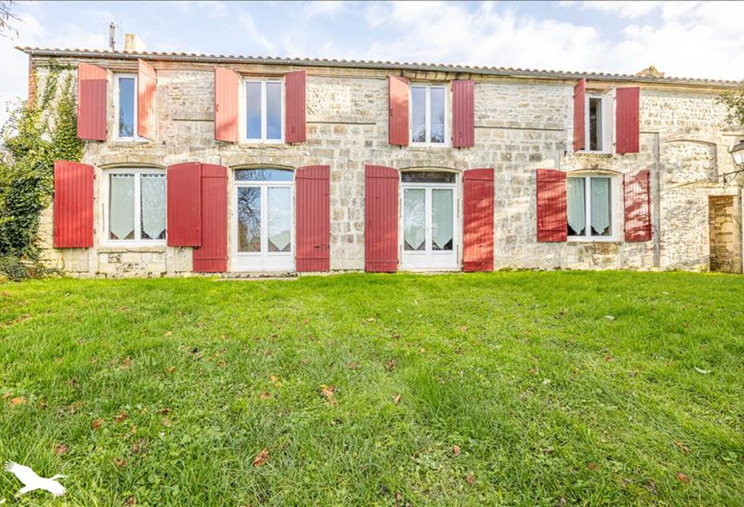 Maison en pierre de 7 pièces principales — photo 1